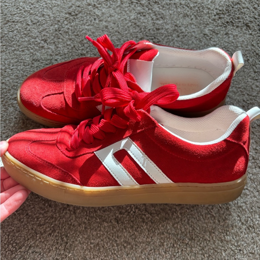 Cruza Red Sneakers